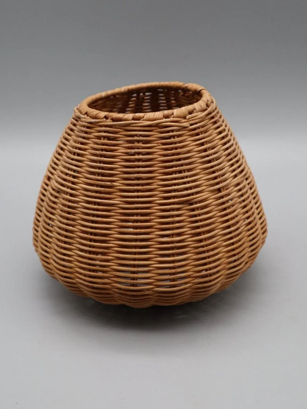 Vtg Small Wicker Lamp Shade Pendant Light Cover Uno Fitting 6